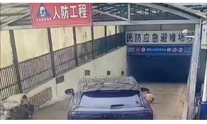 别再说盲区了，新能源整天吹嘘的智能辅助都去哪儿了